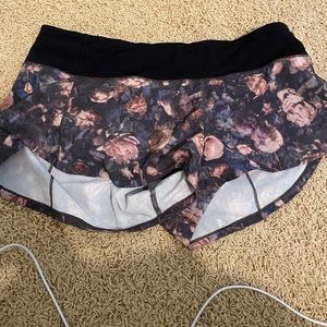 Lulu lemon speed up shorts size 8